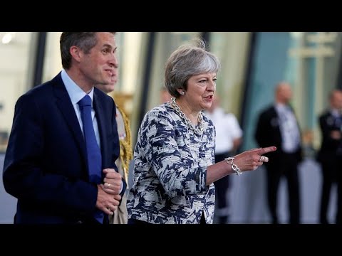 Grobritannien: Premierministerin May feuert Vertei ...