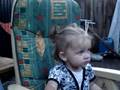 videos de Yessey met haar nep lachje