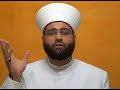 parmi ce dont il n'y a aucun doute est que allah existe sans endroit ni direction. voici des mots et des paroles de grands savants et des imams illustres au sujet de l'exemption de allah de la localisation et de l'endroit : 
dans son livre al-farq bayna l-firaq, imprim� par dar al ma^rifa, troisi�me �dition imam abou mansour al-baghdadi a dit � la page 292 : � [les gens de ahlou s-sounnah ] se sont accord�s unanimement sur le fait que dieu n'est pas contenu dans un endroit et qu'il n'est pas sujet au temps, contrairement � ce que les hichamiyyas et les karramiyyas pr�tendent lorsqu'ils disent que dieu est en contact avec son tr�ne. l'�mir des croyants (amir al-mou'minin) ali [ibn abi talib, le quatri�me calife et le cousin du proph�te] a dit: