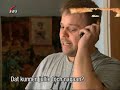zoon john veegt de vloer aan met de instanties