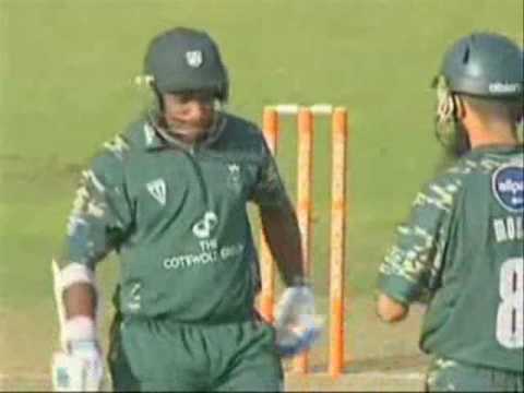 Sanath Jayasuriya - 54 off 29 balls vs Lancashire 2010