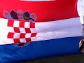 Moj dom je Hrvatska, ja dizem zastavu do neba