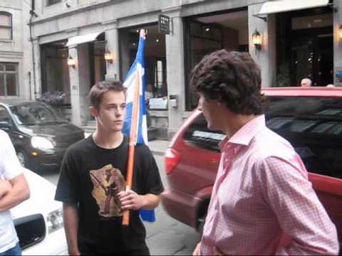 rrq - À l'occasion d'une rencontre privée entre Stéphane Dion et Justin Trudeau à l'Hotel Nelligan dans le vieux Montréal des membres du RRQ se sont déplacés pour ...