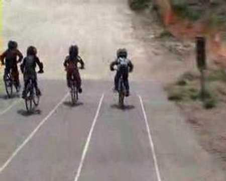 BMX BIKES TRICKS STUNTS CRASHES
