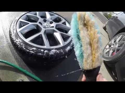 how to clean up car oil leak