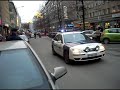 Pukkiparaatin kärjessä poliisiauto, ihmeteltävää oli ettei poliisi vienyt pukkia putkaan