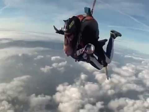gorissen - www.enpc.nl Boek ook je tandemsprong bij Skydive ENPC en beleef de hoogste sensatie van Brabant. Ook voor je opleiding kun jij bij Skydive ENPC terecht.