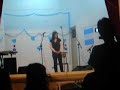 Stephanie Malbert cantando en presentacion de Armando Livani