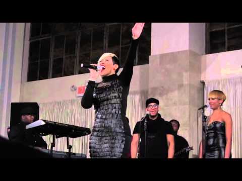 KeKe Wyatt Performs "You and I"