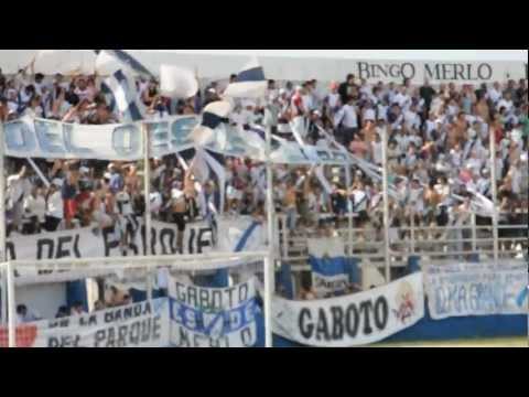 Video - Hinchada del Deportivo Merlo frente a Crucero - La Banda del Parque - Deportivo Merlo - Argentina