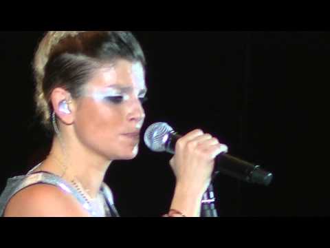 Emma si commuove - Concerto Live Emma Marrone @ Mediolanum Forum Assago 20/11/2013