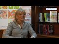 ¿Cuáles son los objetivos de una buena alimentación infantil? Lucía Bultó, nutricionista y autora de Los Consejos de Nutrinanny. Soluciones que funcionan para la alimentación de los niños, nos explica cómo enseñar buenos hábitos de alimentación a los niños. Más vídeos sobre alimentación infantil www.youtube.com Más información de alimentación para niños www.guiainfantil.com Visíta nuestro canal: www.youtube.com