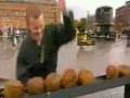 videos de Record mundial en romper cocos