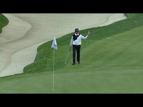 Bubba Watson holes amazing chip shot at World Challenge