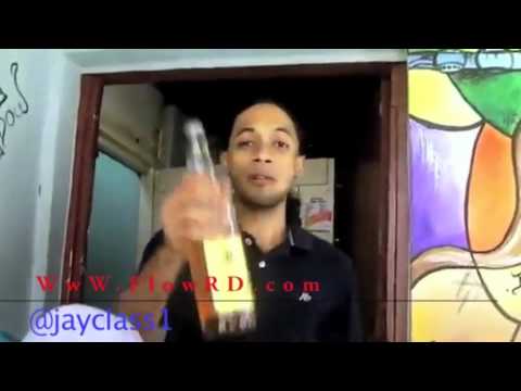 El Negro 5 Estrella jartandose de pan con wisky en santiago