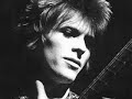 one of my favourite album of david bowie: the rise and fall of ziggy stardust and the spiders from mars. tracks: 01-five years 02-soul love 03-moonage daydream 04-starman 05-it ain't easy 06-lady stardust 07-star 08-hang on to yourself 09-ziggy stardust 10-suffragette city 11-rock 'n' roll suicide