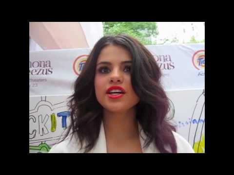 Selena Gomez & Joey King Ramona & Beezus Premiere Arrivals