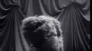 Queen - The Show Must Go On (Official Video)