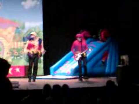 THE WIGGLES-ROMP-A-STOMP(HAMMERSMITH APOLLO 15-06-07)