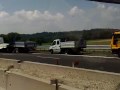 videos de incidente autostradale.camion tampona altro un camion e perde il carico