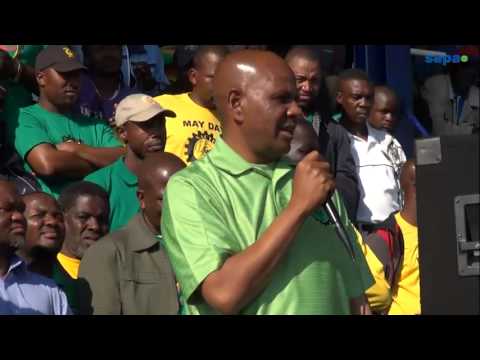 News24Video - For this story, and more, visit http://www.news24.com/ Thousands of striking Amcu workers at Lonmin in Marikana have returned to work after leaders promised ...