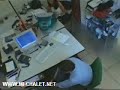 Espiando en la oficina Espiando en la oficina
