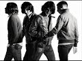 Bekijk muziek clip van Arctic Monkeys met Dance Little Liar