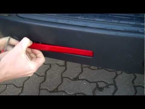 How to change rear reflector on Land Rover Discovery 3/LR3