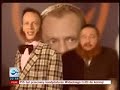 Tekst:
Premier Tusek rusza w kraj, wypożyczył quady
Polną drogą jedzie, bo nie ma autostrady
Nagle mina, straszna mina, talib Matko Święta!
Nie to tylko obrażona, mina prezydenta!
Donald marzy, żeby było miło
Donald marzy, żeby się spełniło
Donald marzy, żeby polskie ludzie
Donald marzy, taplali się w cudzie
Do Donalda marzeń dorzućmy jeszcze to,
Żeby do kosmosu doszedło się pieszo!

Leci premier a z nim Rząd, lecą do Brukseli
Z góry patrzą na stadiony, które chcieć by mieli
Lecz w podróży tej podniebnej odczuwają braki,
Bo samolot którym lecą, rąbnęli bliźniaki!
Donald marzy, żeby było miło
Donald marzy, żeby się spełniło
Donald marzy, żeby polskie ludzie
Donald marzy, taplali się w cudzie
Do Donalda marzeń dorzućmy jeszcze to,
Żeby do kosmosu doszedło się pieszo!

Idzie premier hop sa sa, podwyżkami dzieli
Ma ukrytych złotych sto dla nauczycieli
Lech prezydent pyta go, gdy Donalda spotka
Skąd Ty kasę na to masz? Wygram w totolotka!
Donald marzy, żeby było miło
Donald marzy, żeby się spełniło
Donald marzy, żeby polskie ludzie
Donald marzy, taplali się w cudzie
Żeby mu dopomóc pomarzcie razem z nim
Chcieliście Irlandię, a macie czeski film!