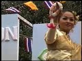 Songran Festival, Thai Wat Wimbledon, London, 11/04/04.