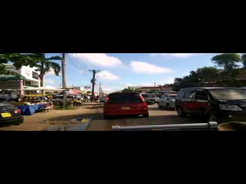 Paramaribo - Om op zondag over de Tourtonnelaan te rijden moet je geduld hebben. Op zondag is er de markt met zoveel aanbieders dat Sakimin niet zou weten waar hij het le...