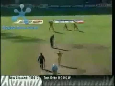 Fast bowlers - Lasith Malinga vs Brett Lee 