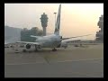 united airlines boeing 747 400 landing in hong kong