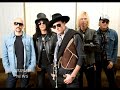 slash shares his thoughts on the false rumors surrounding velvet revolver's search for a replacement for vocalist scott weiland