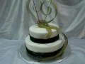 GURU CHEF ROHAN CREATES A GREEN FLAX RIBBON CAKE