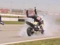 videos de Stunt Junkies: Motorcyle Acrobatics from Hell