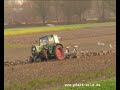 Der Bauer pfl�gt