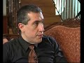 συνέντευξη στον Δαυίδ Ναχμία το 2007 για την εκπομπή ΤΙΜΗΣ ΕΝΕΚΕΝ της ΕΡΤ ERT. Ο Μανόλης Πρατικάκης γεννήθηκε στο Μύρτο Ιεράπετρας τον Σεπτέμβριο του 1943. Σπούδασε Ιατρική στο Πανεπιστήμιο Αθηνών. Είναι ψυχίατρος, διδάκτωρ του Πανεπιστημίου Αθηνών. Πρωτοπαρουσιάστηκε στα γράμματα γύρω στα 1970 με δημοσιεύσεις σε περιοδικά. Έχει γράψει 13 ποιητικές συλλογές, κριτικά κείμενα και άρθρα. Ποιήματά του έχουν μεταφραστεί σε πολλές γλώσσες. Έχει συνεργαστεί σε ανθολογίες και περιοδικά, ελληνικά και ξένα, και έχει συμμετάσχει σε πολλά συνέδρια. Το 1999 ήταν υποψήφιος για το Ευρωπαϊκό Αριστείο Λογοτεχνίας με το βιβλίο του 