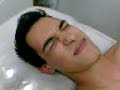 Luan colocando piercing no mamilo [ Nipple Piercing ]