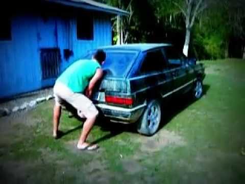 dando cavalo de pal no gol quadrado