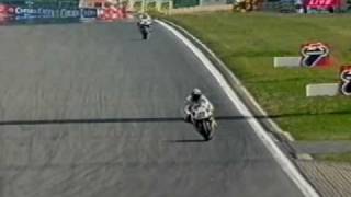 แข่งมอเตอร์ไซค์ vs. น้ำมันหก