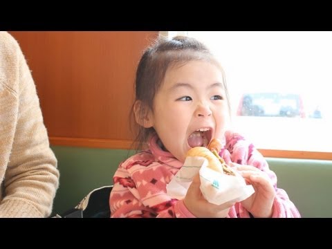 Rino - 2013年1月20日/3歳7ヶ月 Rino and dad and mom went to the MOS Burger shop in three people for the first time on that day. Yuuma and grandma stay at home. A mom order...
