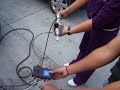 compresor Gast conectado a una bateria de automovil para poder mover un cilindro neumatico marca Humphrey con una valvula marca Humphrey, la valvula tiene silenciadores y conexiones rapidas marca C.matic