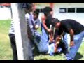 tratando de someter a edi guerrero