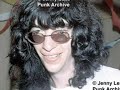 tributo que fiz para joey ramone nos mesmos moldes do que fiz para johnny e dee dee x c.jay (olhem meus v��deos para assistir a esses outros). as m�sicas que usei foram 
