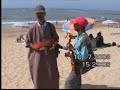 شاطئ دار كوش بدار بوعزةيعتبر من الشواطئ النظيفة لان مياهه غير ملوثة كونه لا تحيط به المطامير الغير العازلة كما هو الشان في شواطئ اخرى.وهدا الثتائي القادم من خريبكةالدي التقيناه بالصدفة يقوم بتنشيط المصطافين بواسطة العزف والغناء لموروتنا الثقافي الشعبي الفني