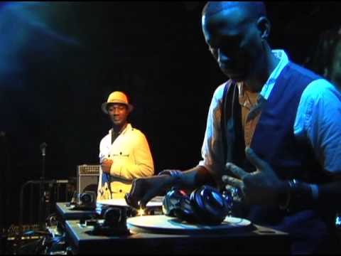 sokaviola - http://www.artdontsleep.com Friday, November 6th, 2009 Vtech & Mochilla present: Hypnotic Brass Ensemble The Echoplex Opening set: Miguel Atwood-Ferguson Qui...