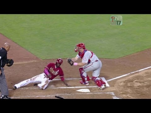 Video: PHI@ARI: Howard's smart throw gets an out at home