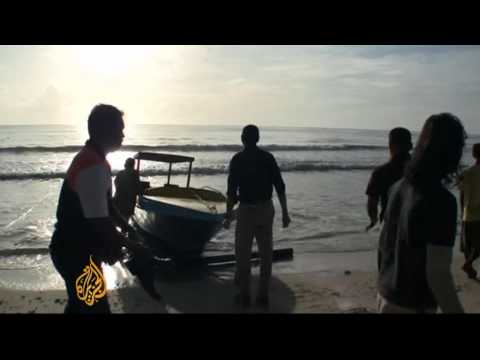 sulu - More than 100 people have been left homeless by what has, until now, been a little-known armed Filipino group. The self-proclaimed Royal Sultanate army saile...