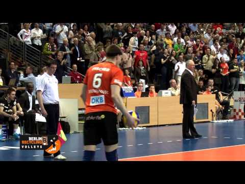 Vor der Saison-Rekordkulisse von 7.683 Zuschauern setzten sich die Berliner am 21.04.2013 in der Max-Schmeling-Halle in einem packenden Duell 3:1 gegen den VfB Friedrichshafen durch